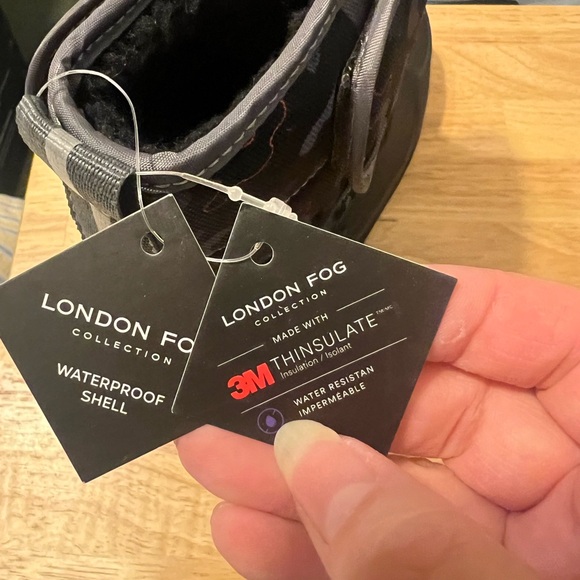 London Fog Dex Snowboot Dark Grey Youth 6M NIB - women’s 7.5
Waterproof Shell. - Picture 3 of 6